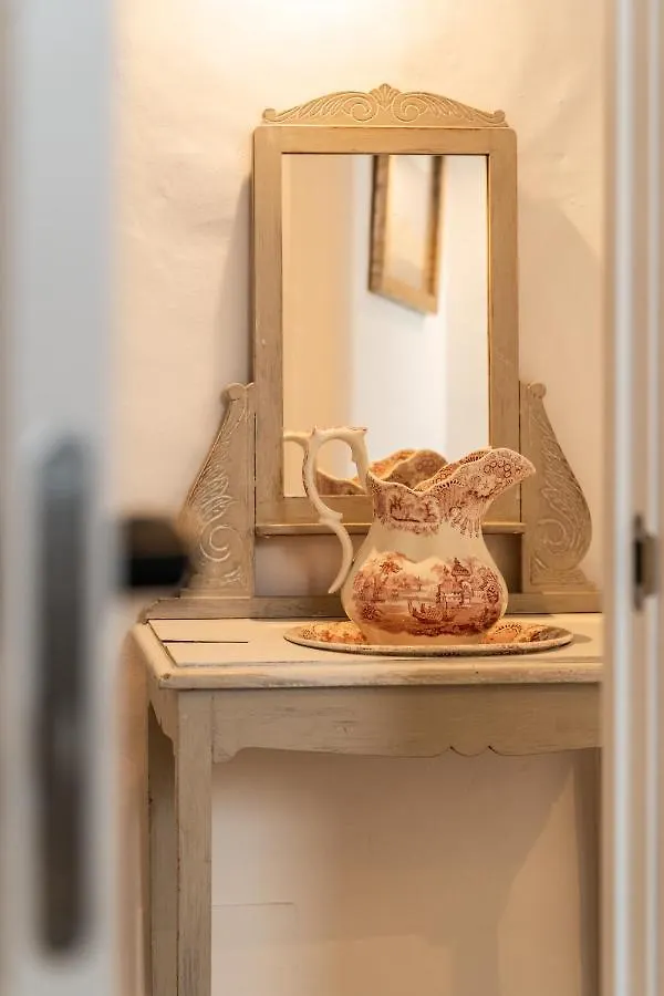 Chic Andalusian Oasis - A Serene And Charming Home Ojen