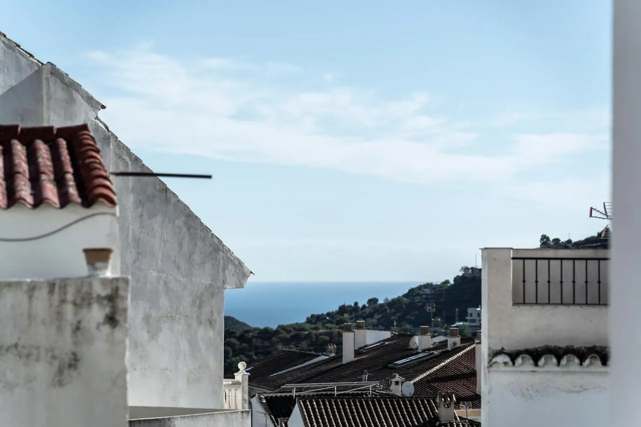 Chic Andalusian Oasis - A Serene And Charming Home Ojen